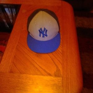Boys New York Yankees hat